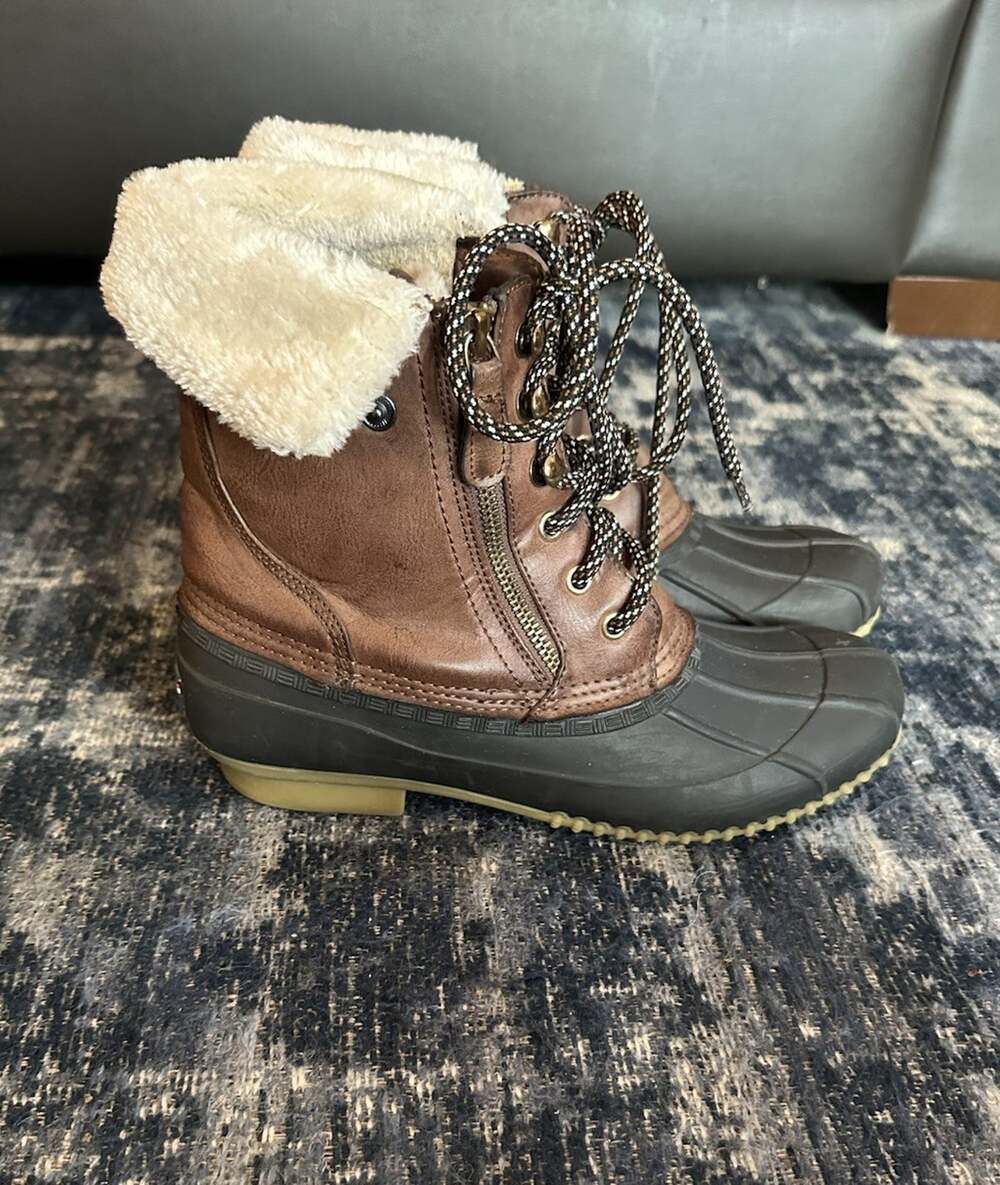 Tommy Hilfiger Duck Boots Womens 9M Brown Leather & Rubber Faux Fur Interior